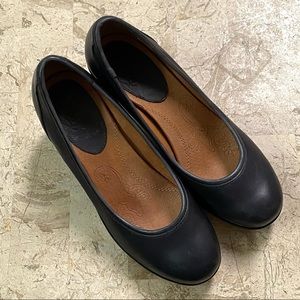 Kravings Slip On Comfort Navy Leather Platform Pump Taylor Round Toe Size 6.5M
